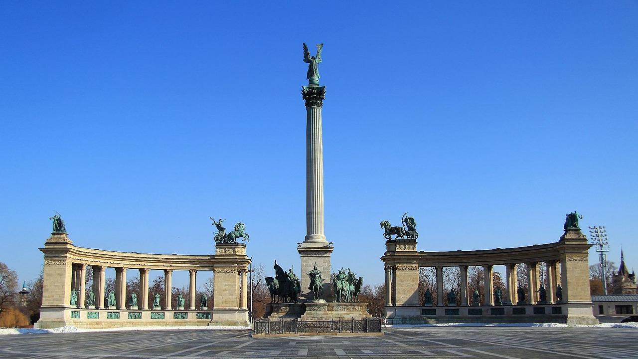 FEDEZZÜK FEL FŐVÁROSUNK TITKAIT SÉTA KÖZBEN!  Tematikus séták Budapesten